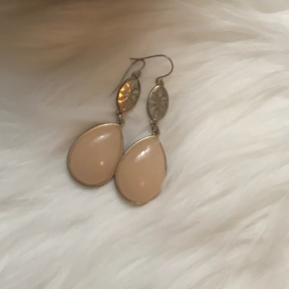 Macy’s Salmon Pink Stone & Gold Teardrop Earrings - Picture 8 of 8